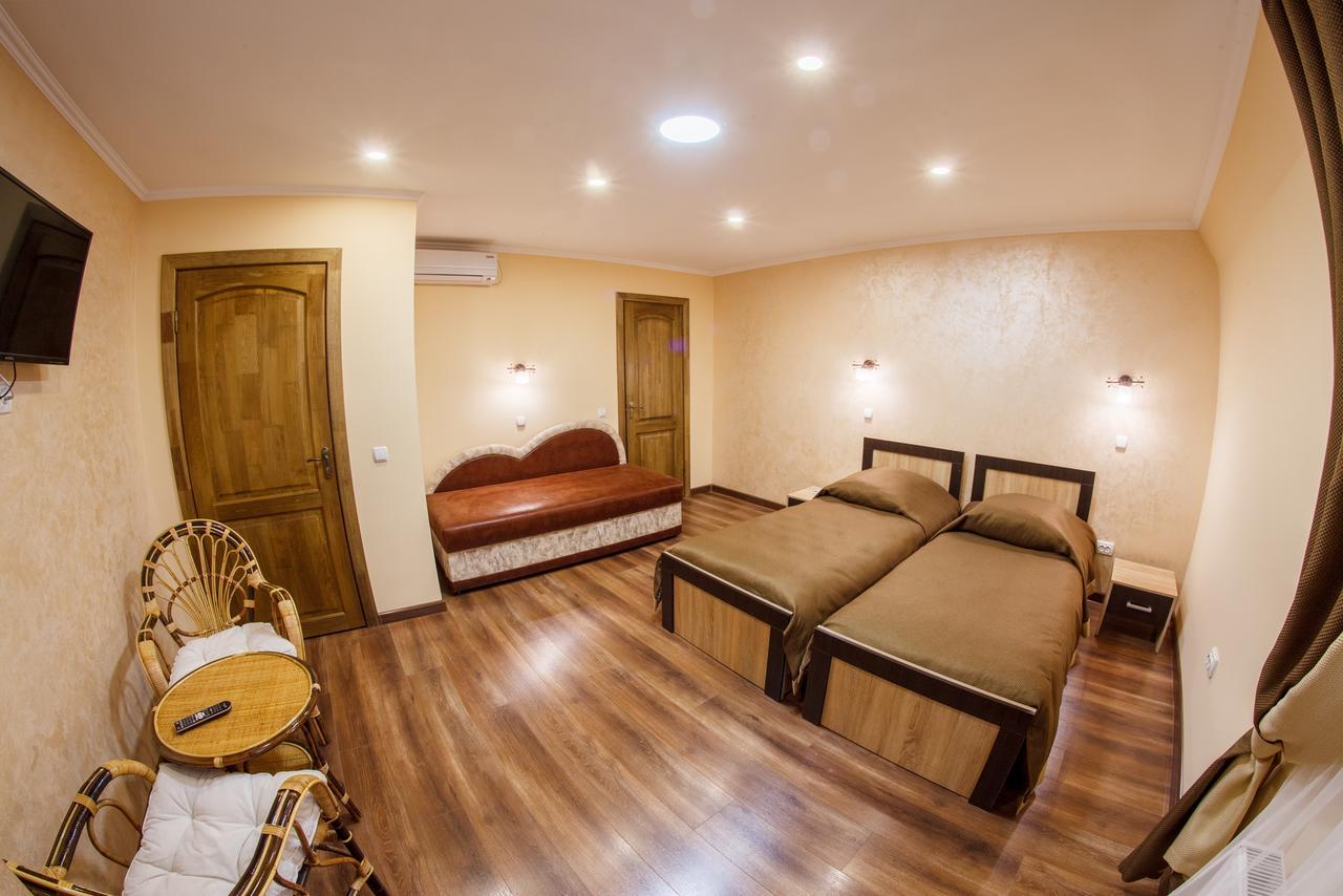 Panorama Apart-Hotel Kamianets-Podilsky Extérieur photo